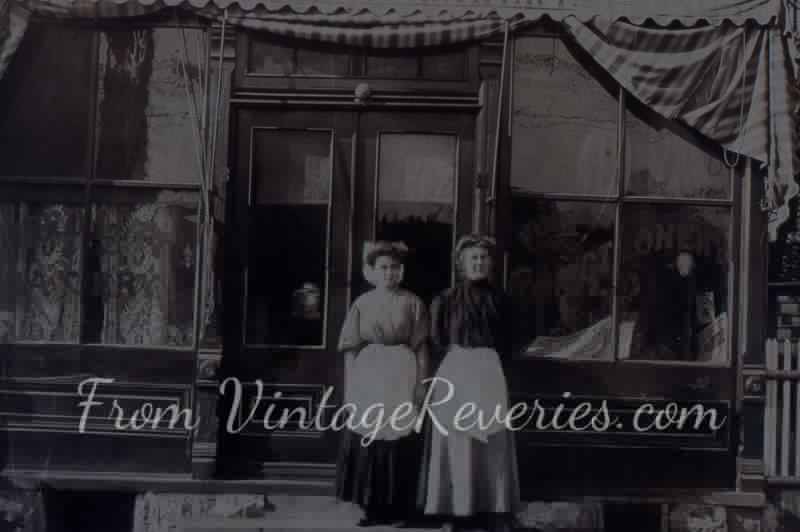 A bakery shop in 1917